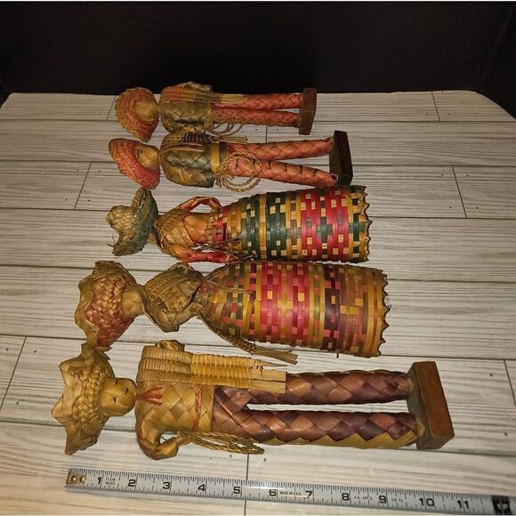 Vintage Woven Figurine Family Set Of 5 Cowboy Villagers In Sombrero Basket Weave - Picture 11 of 12